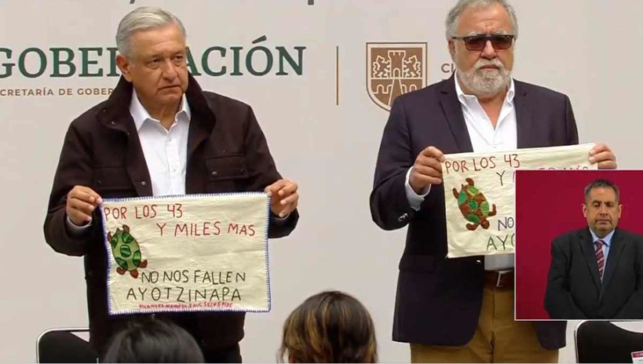 Reitera López Obrador su compromiso de resolver el caso Ayotzinapa