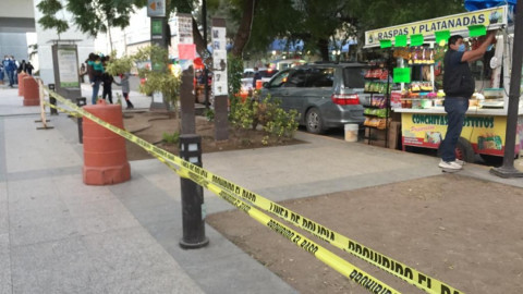 Restringen el acceso a la Plaza Juárez por aglomeración de personas 