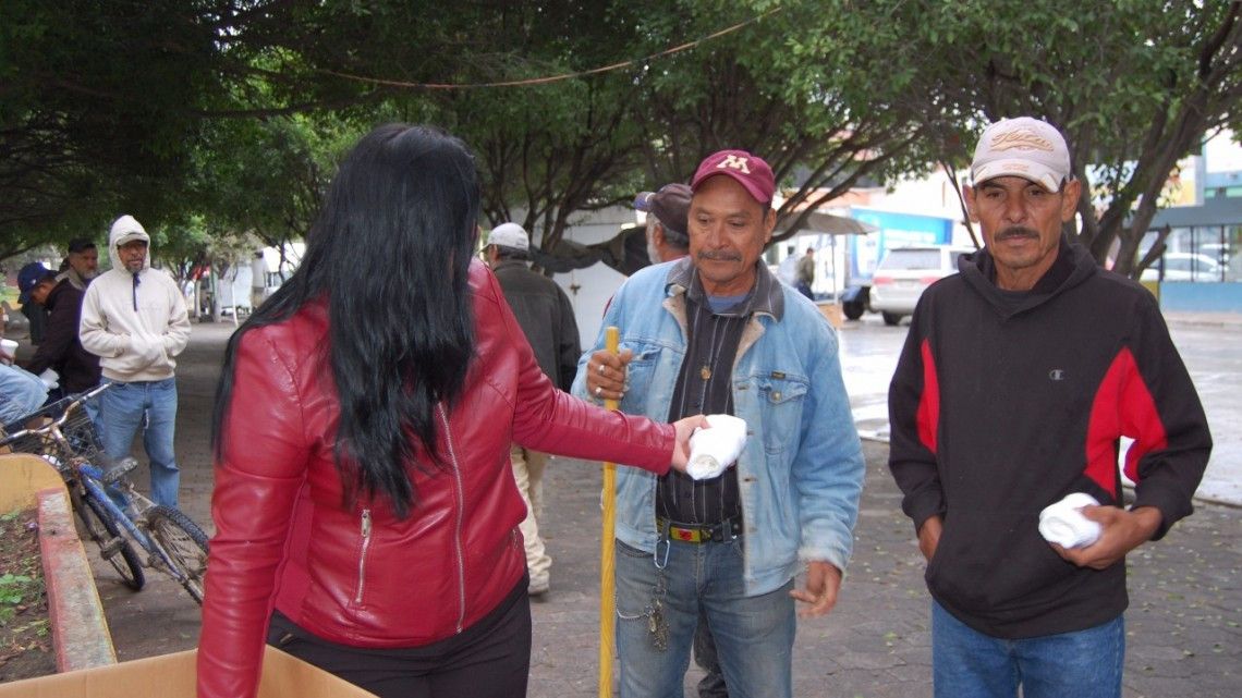 Dona DIF Río Bravo prendas de invierno