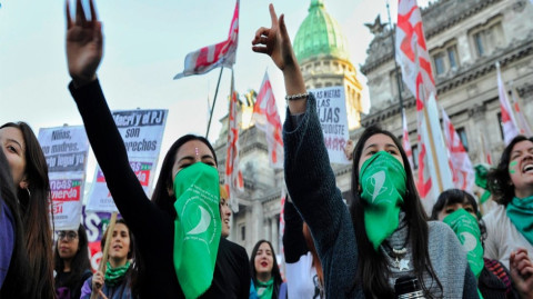 Presentan activistas de Argentina propuesta para legalizar el aborto 