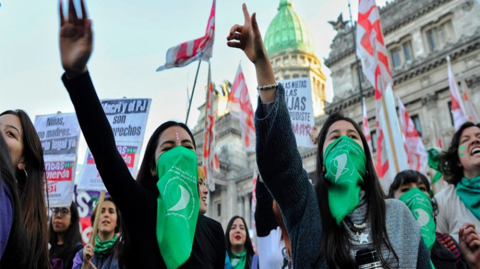 Presentan activistas de Argentina propuesta para legalizar el aborto 