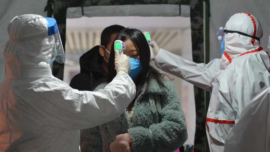 Van 490 fallecidos en China por coronavirus
