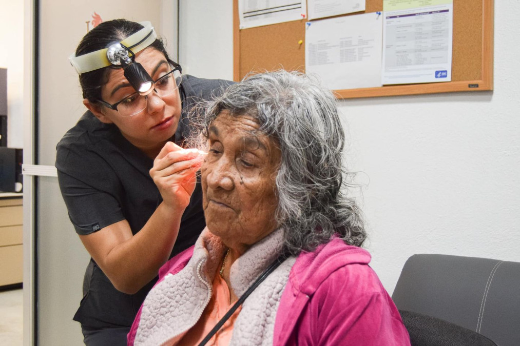 Brinda Gobierno Municipal exámenes auditivos gratuitos