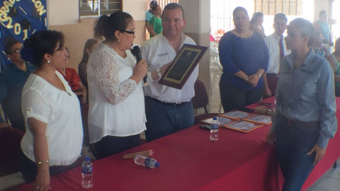 Inauguran techumbre en primaria de Madero