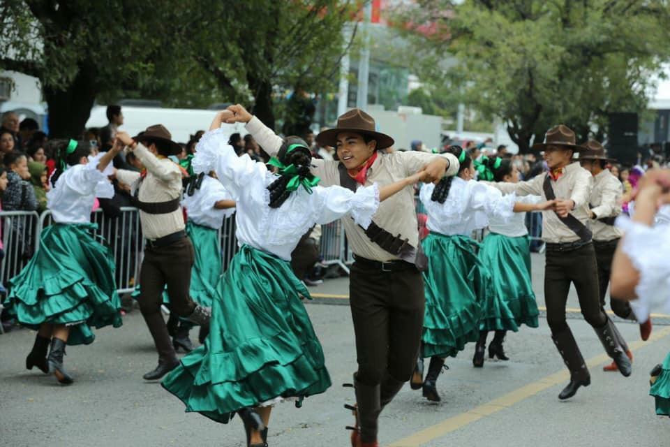 En Victoria se desarrolla el desfile del 20 de noviembre sin novedad
