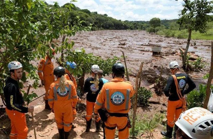 Ascienden a 110 los muertos por ruptura de presa en Brasil