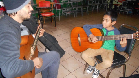 Concluyen clases de “El arte va a tu escuela”