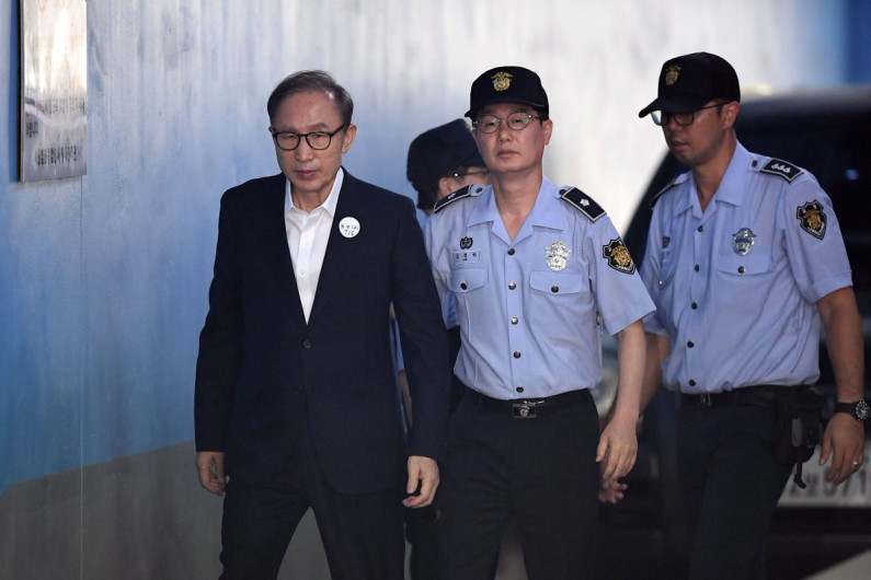 Condenan a expresidente de Corea del Sur
