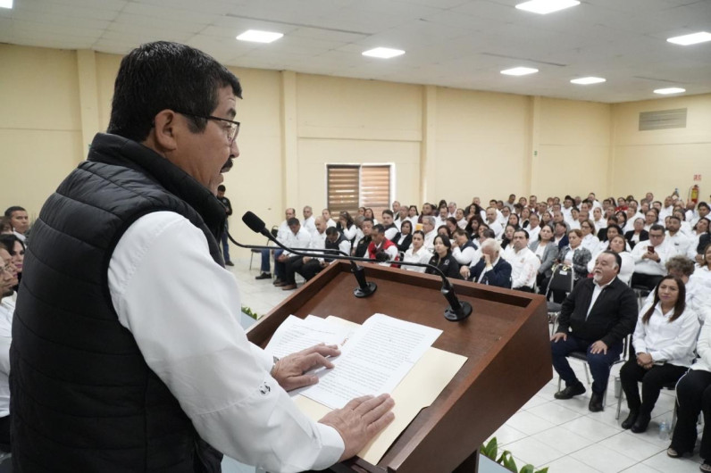 Otorgará la UAT becas a hijos de trabajadores del SUTSPET