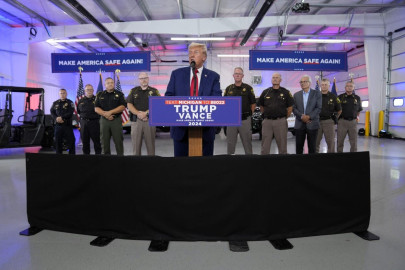  Acusa Trump a México de aprovecharse de EU, amenaza con aranceles a vehículos