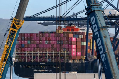 Caen exportaciones mexicanas ante aranceles de Donald Trump