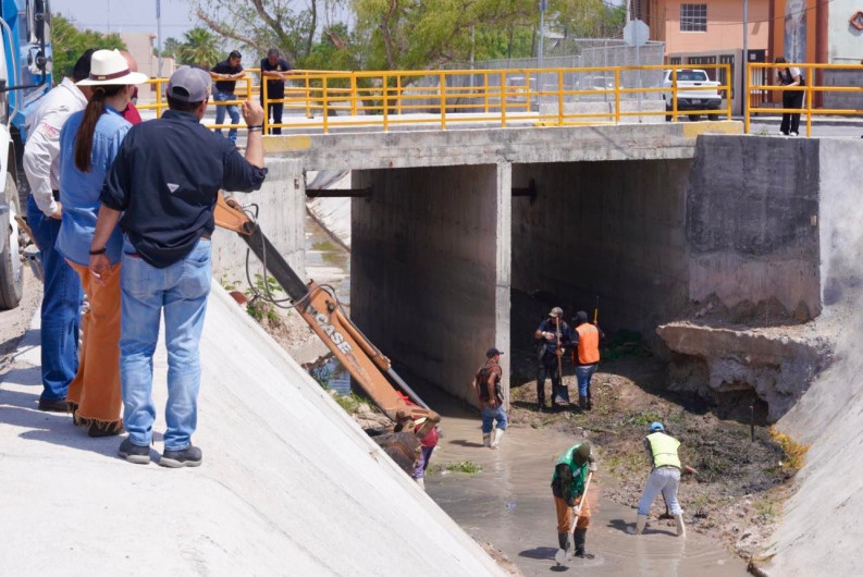Supervisa Carmen Lilia Canturosas trabajos de limpieza de apoyos ante inicio de temporadas de ciclones 