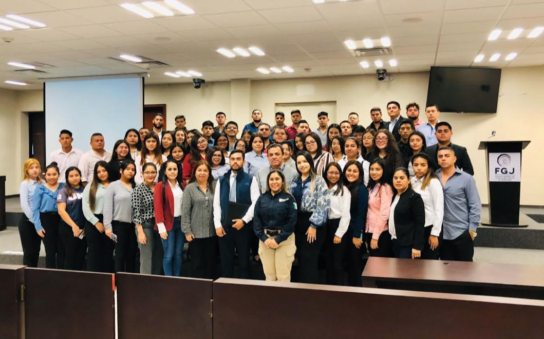 Estudiantes de Derecho conocen funcionamiento de la FGJ 