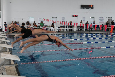 Inicia Torneo Estatal de Natación con el apoyo de Carlos Peña Ortiz