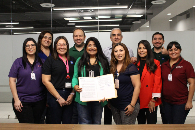 Firman convenio de colaboración Inmujer Nuevo Laredo y maquiladora Medline