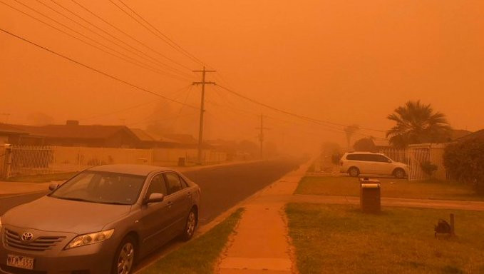 Ciudad australiana que se vuelve naranja por una tormenta de arena