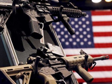 Prohíben venta de rifles de asalto a menores de 21 años