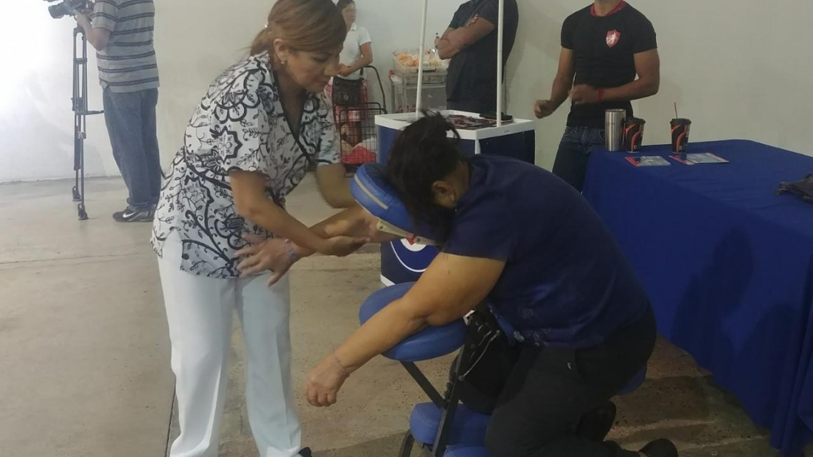 Previo al Día del Abuelo, más de mil abuelitos festejan su día