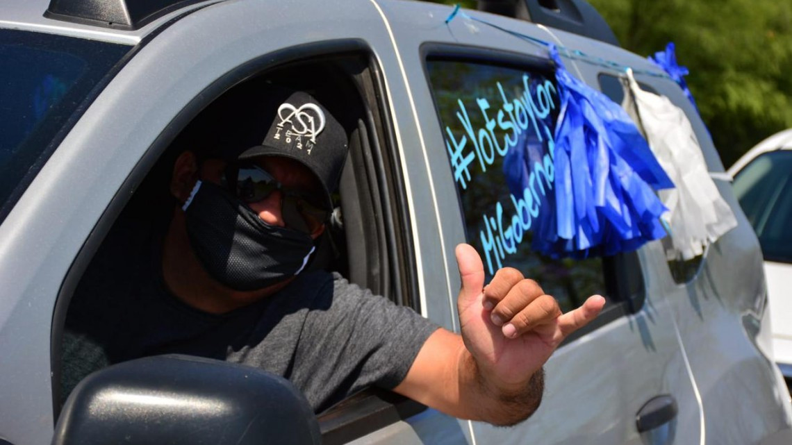 Caravana panista reúne 4 mil vehículos y muestran respaldo a gobernador 