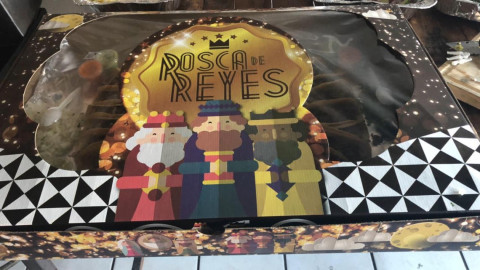 Celebran con rosca de tacos el Día de Reyes.