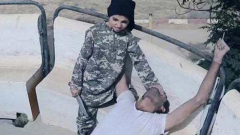 ISIS exhibe a niños cometiendo asesinatos en parque de diversiones