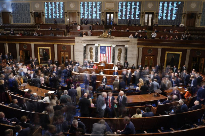 Cámara de Representantes aprueba plan fiscal de Trump, incluye impuesto a remesas