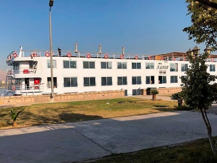 Egipto pone a crucero en cuarentena por coronavirus