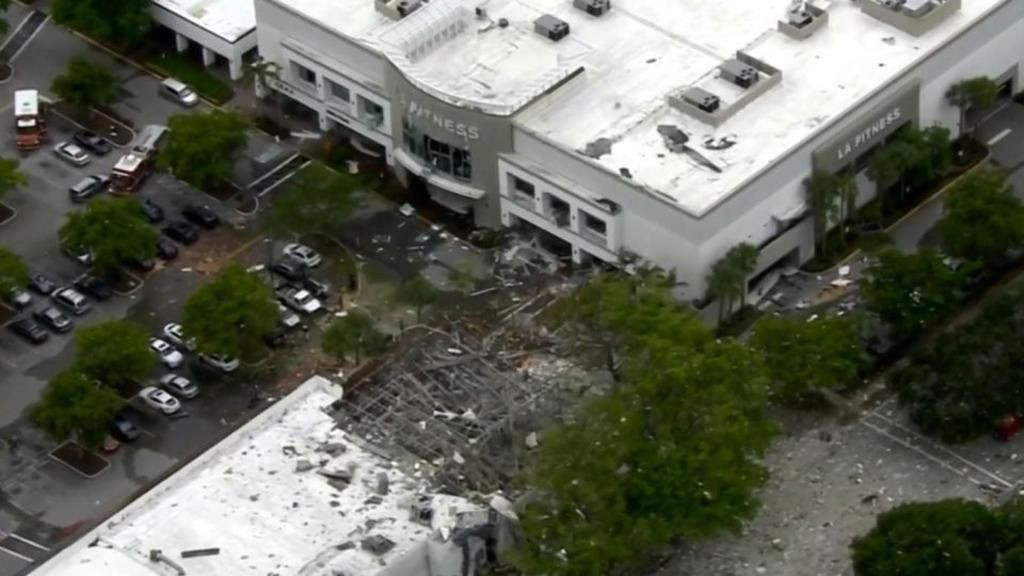 Se registra explosión en centro comercial de Florida