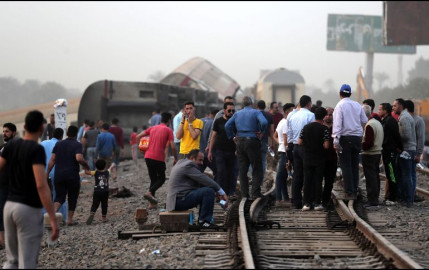 Al menos 11 muertos tras descarrilar un tren en Banha, Egipto