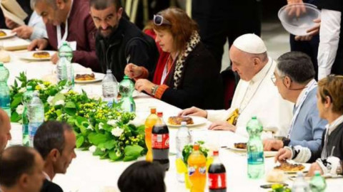 El Papa invita a almorzar a tres mil pobres y necesitados