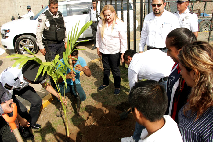 Fomenta Alcaldesa la conservación del medio ambiente