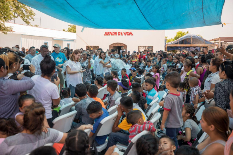 Mariana Gómez visita a migrantes albergados en Reynosa