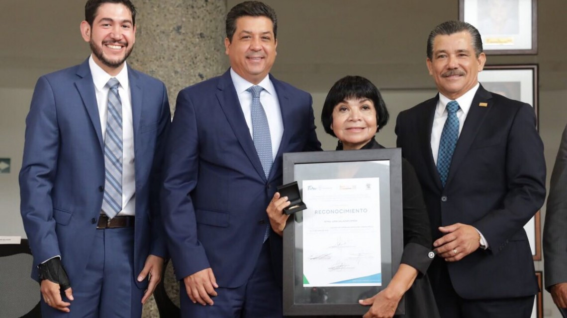 Reconoce Gobernador a maestros en su día