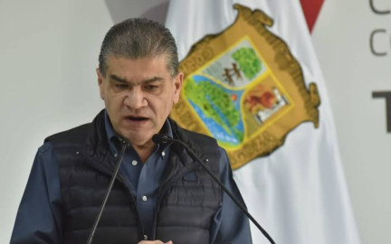 Miguel Riquelme brinda "apoyo total" a Cabeza de Vaca