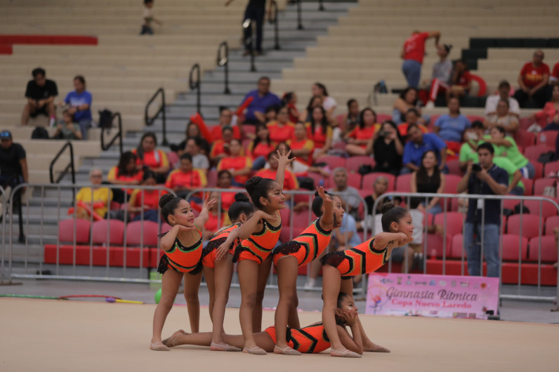Compiten 18 clubes de gimnasia rítmica por la copa Nuevo Laredo