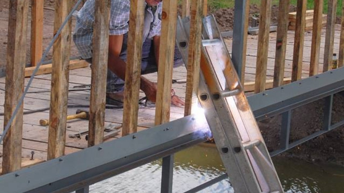 Continúan trabajos en el laguito de las tres cruces
