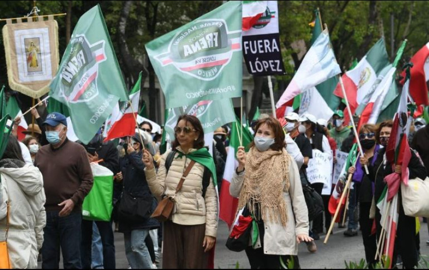 Frena marcha nuevamente contra AMLO 