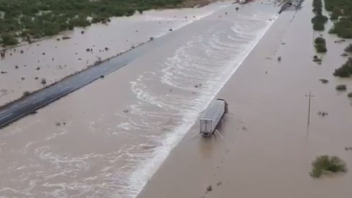Cierran indefinidamente carretera Nuevo Laredo-Nuevo León