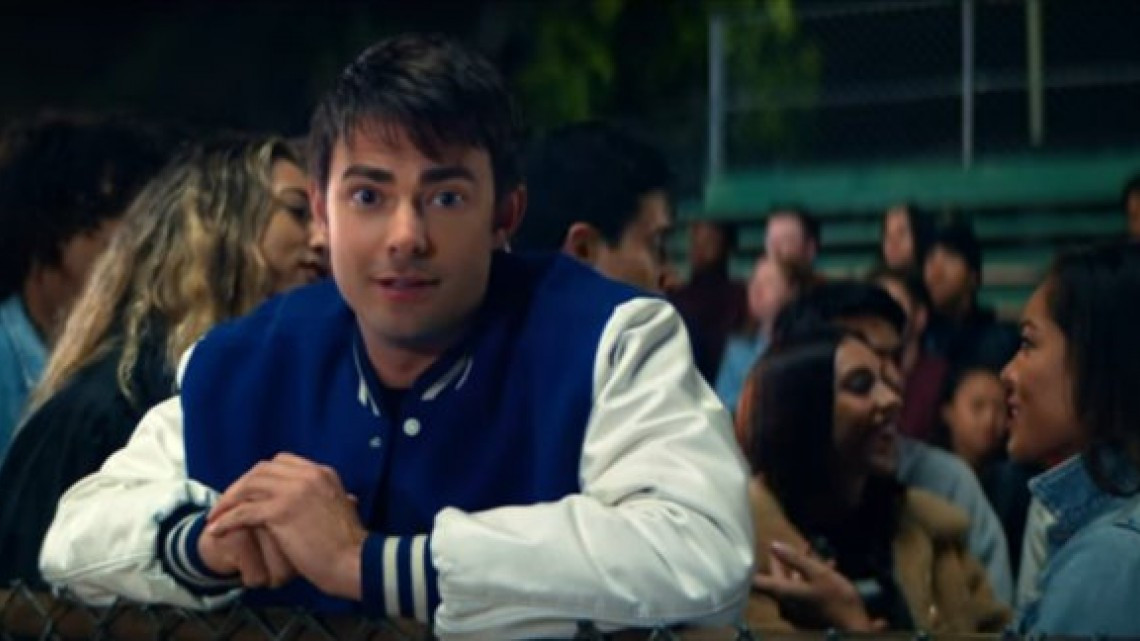 “Thank u, next”, y su tributo a diferentes cintas, arrasa