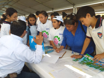 Entrega Gobierno de Tamaulipas tambos para basura, árboles y material didáctico ambiental