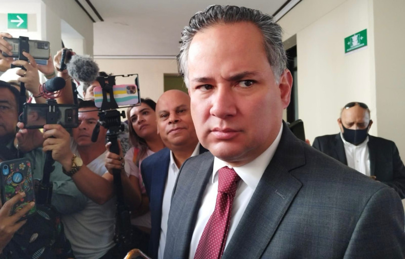 Cabeza de Vaca no puede contender por la Senaduría, debe estar preso: Santiago Nieto 