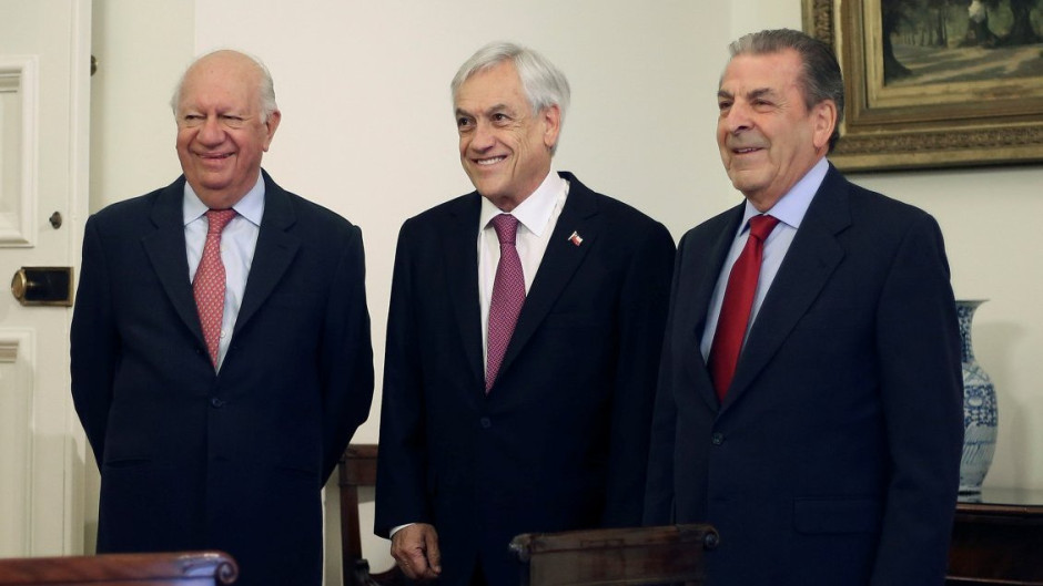 Presidente de Chile se reúne con exmandatarios ante fallo de La Haya