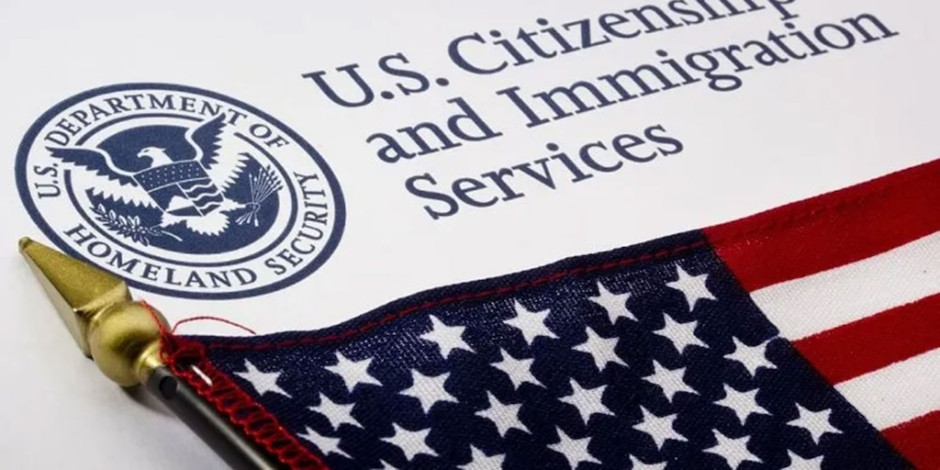 Trump planea revisar permisos de estadía en EU de personas recibidas por Biden