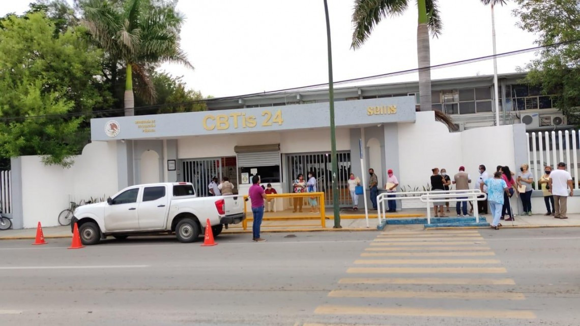 Largas filas para la incorporación al programa 65 y más  