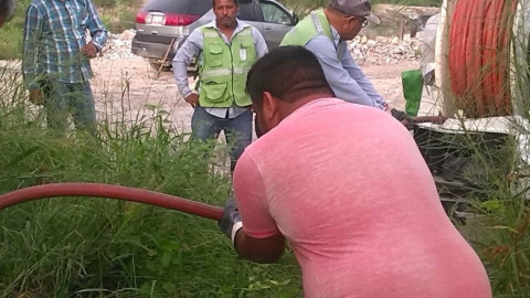 Comapa trabaja con equipo vactor