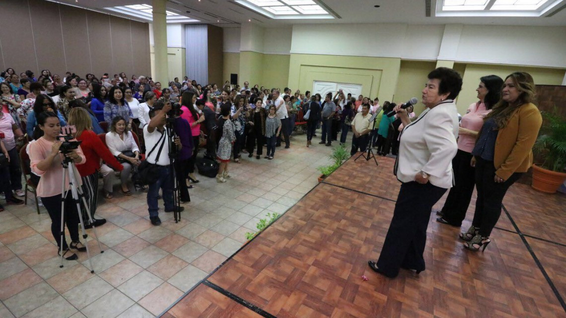 Alcaldesa forma parte del Panel de Mujeres en el Día Internacional de la Mujer
