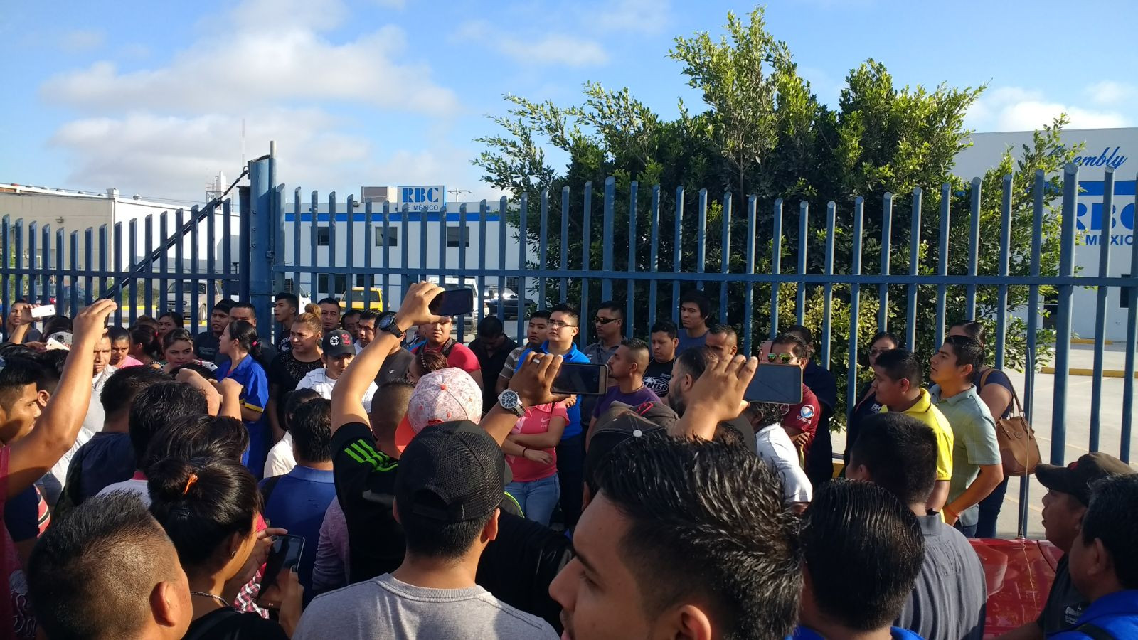 Paran trabajadores de RBC, acusan a Sindicato de no representarlos