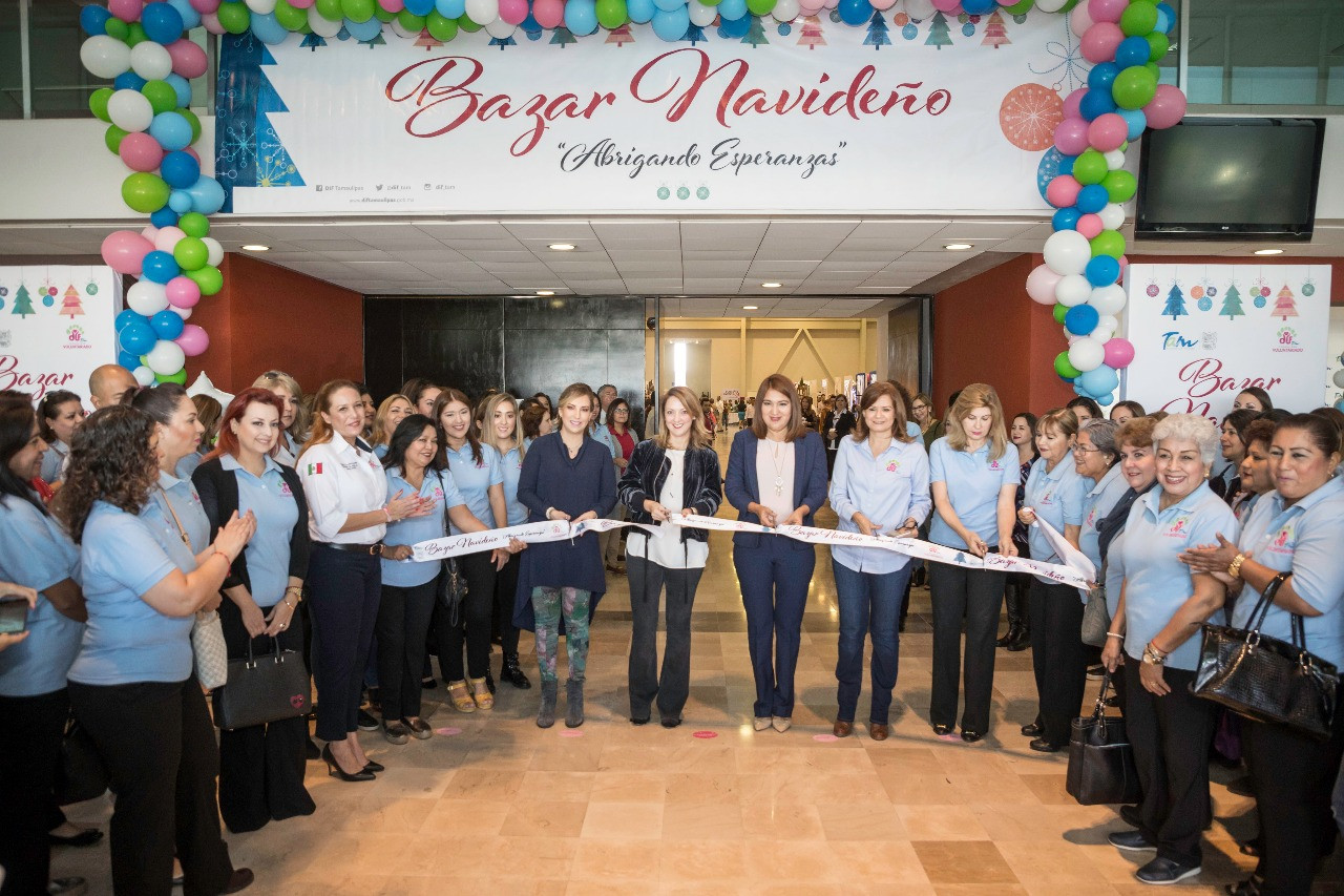Inaugura DIF Segundo Bazar navideño 