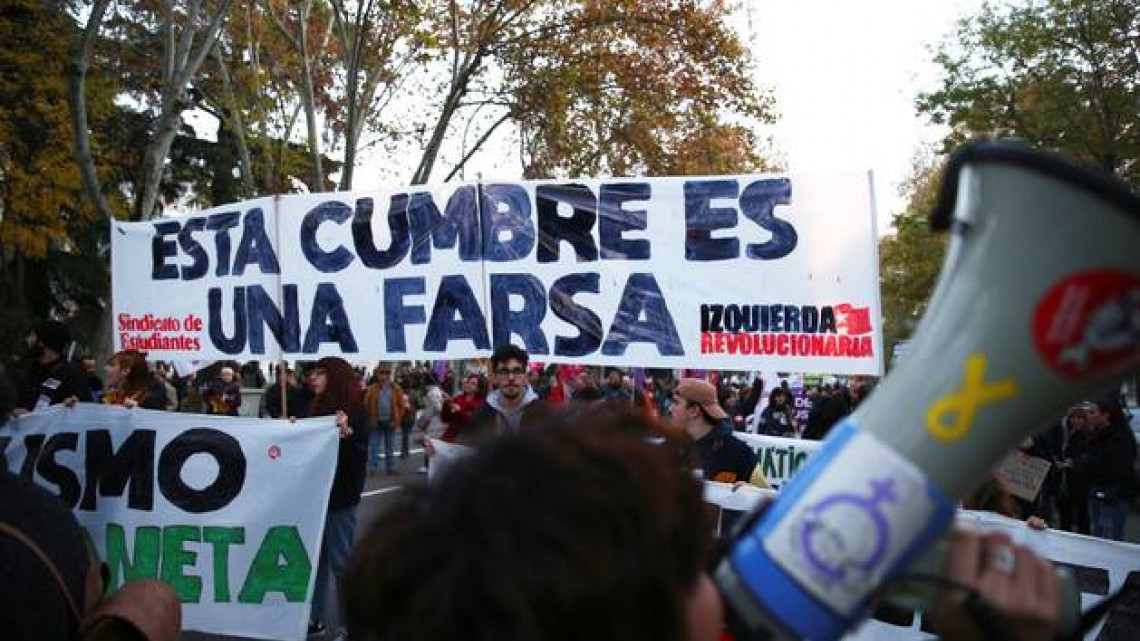Miles de personas salen a las calles de Madrid a protestar por el cambio climático