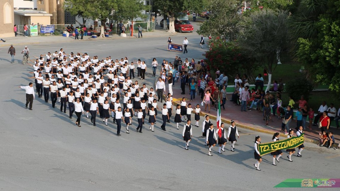 Ayuntamiento presente en desfile de independencia